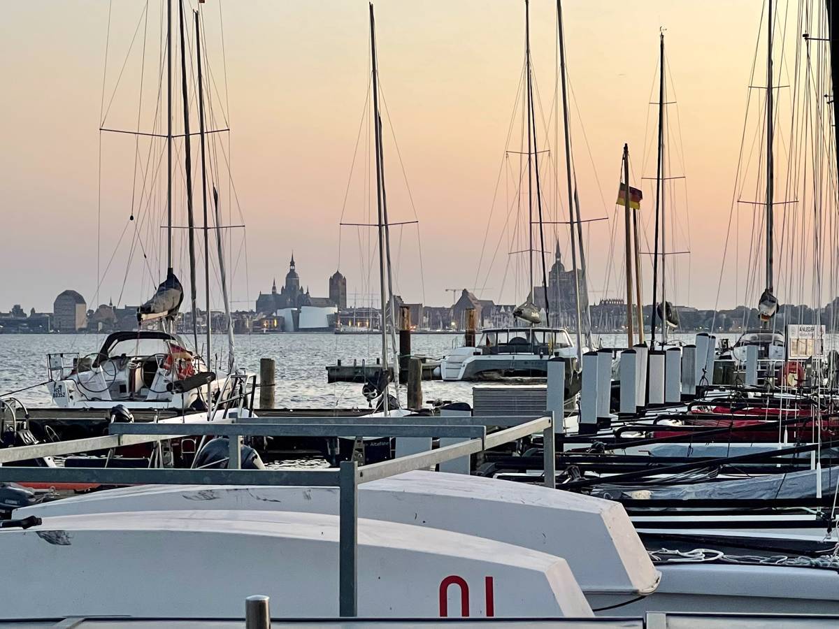 Abendstimmung im Hafen Altefähr