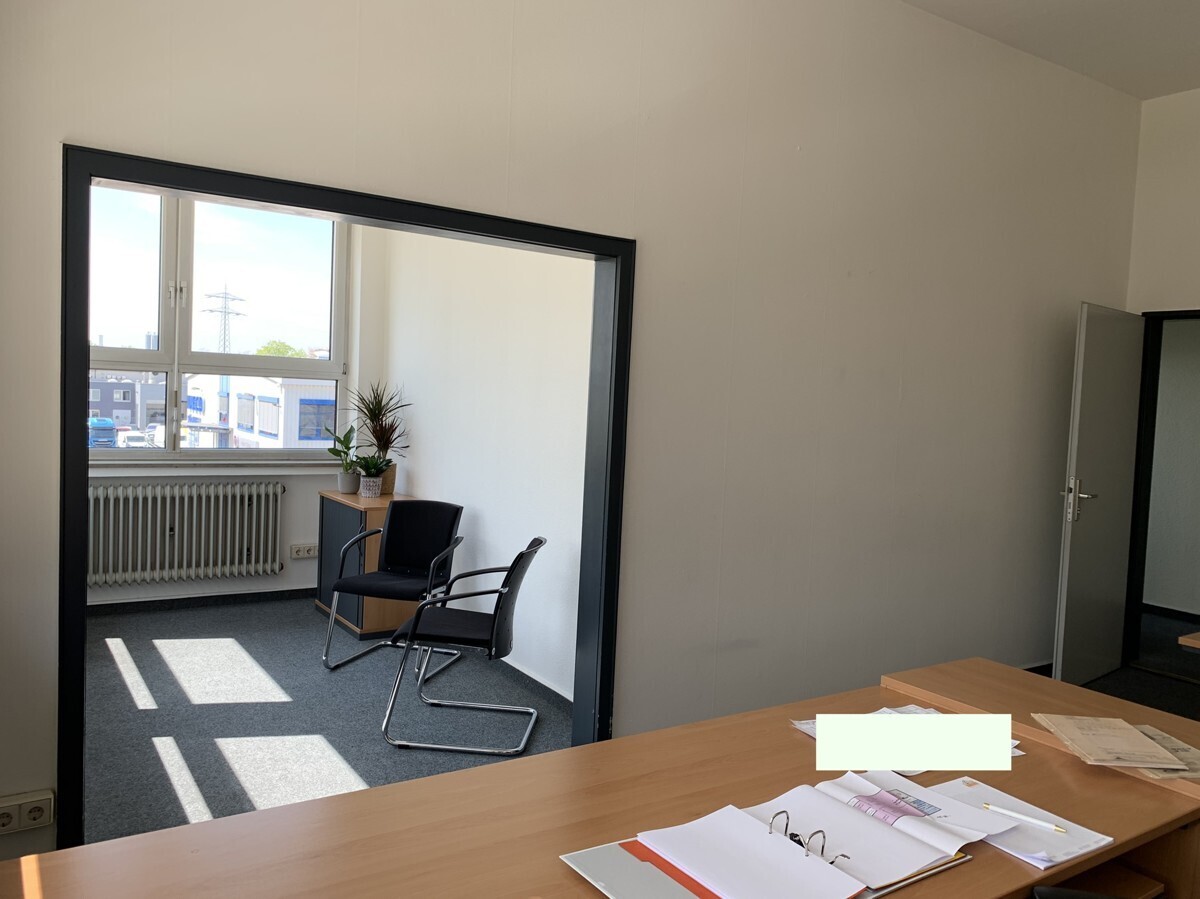 Büro_3 mit Besprechungszimmer (2)
