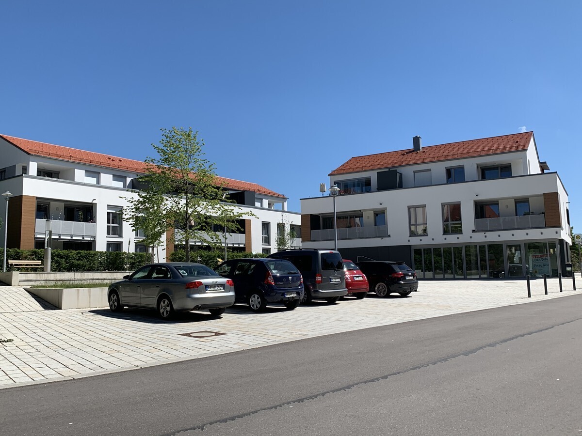 Vorplatz (2)