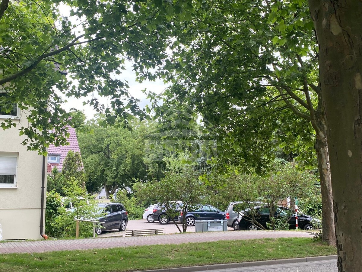 Ansicht auf die Parkplätze