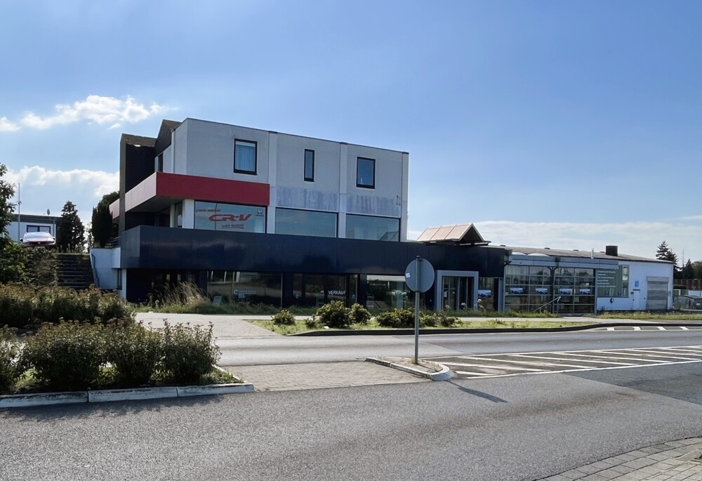 Autohaus mit Wohnung