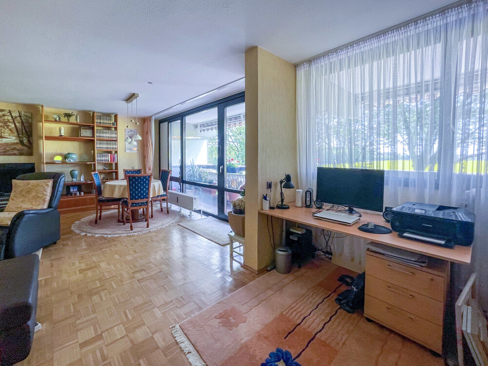 Büro/Esszimmer