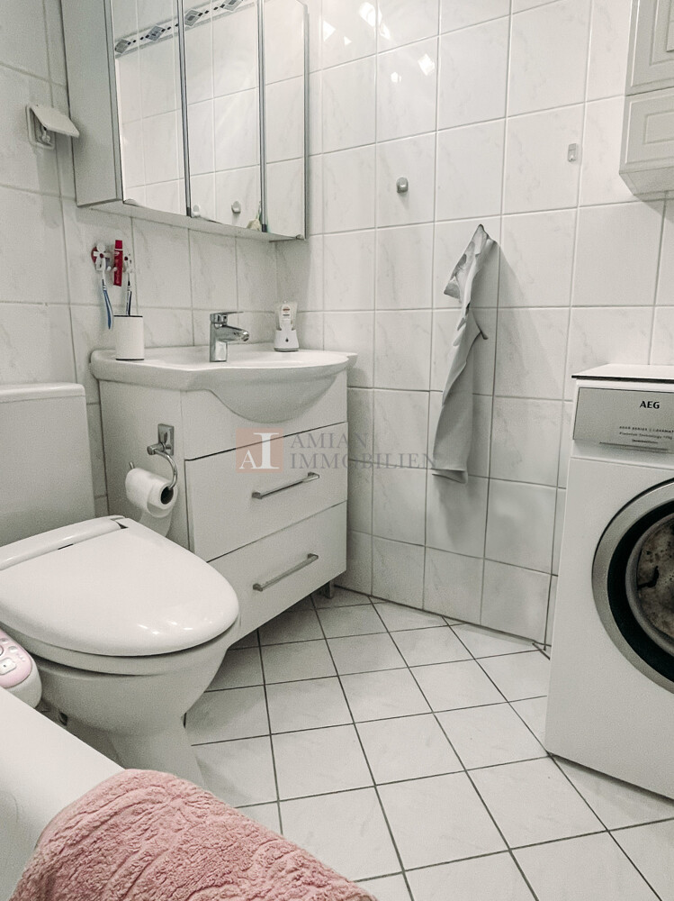Bad mit Wanne