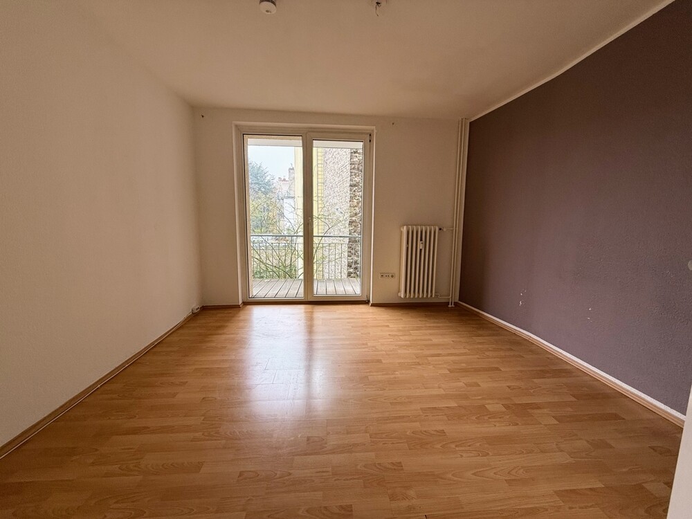 Schlafzimmer 2 mit Balkon 