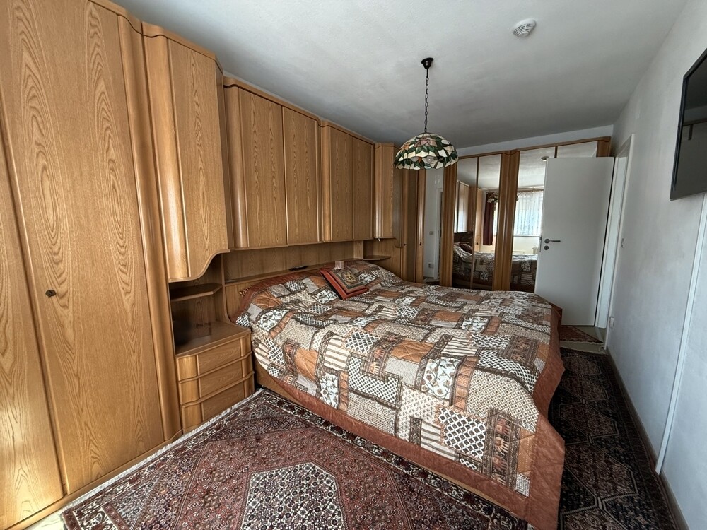 Schlafzimmer 1