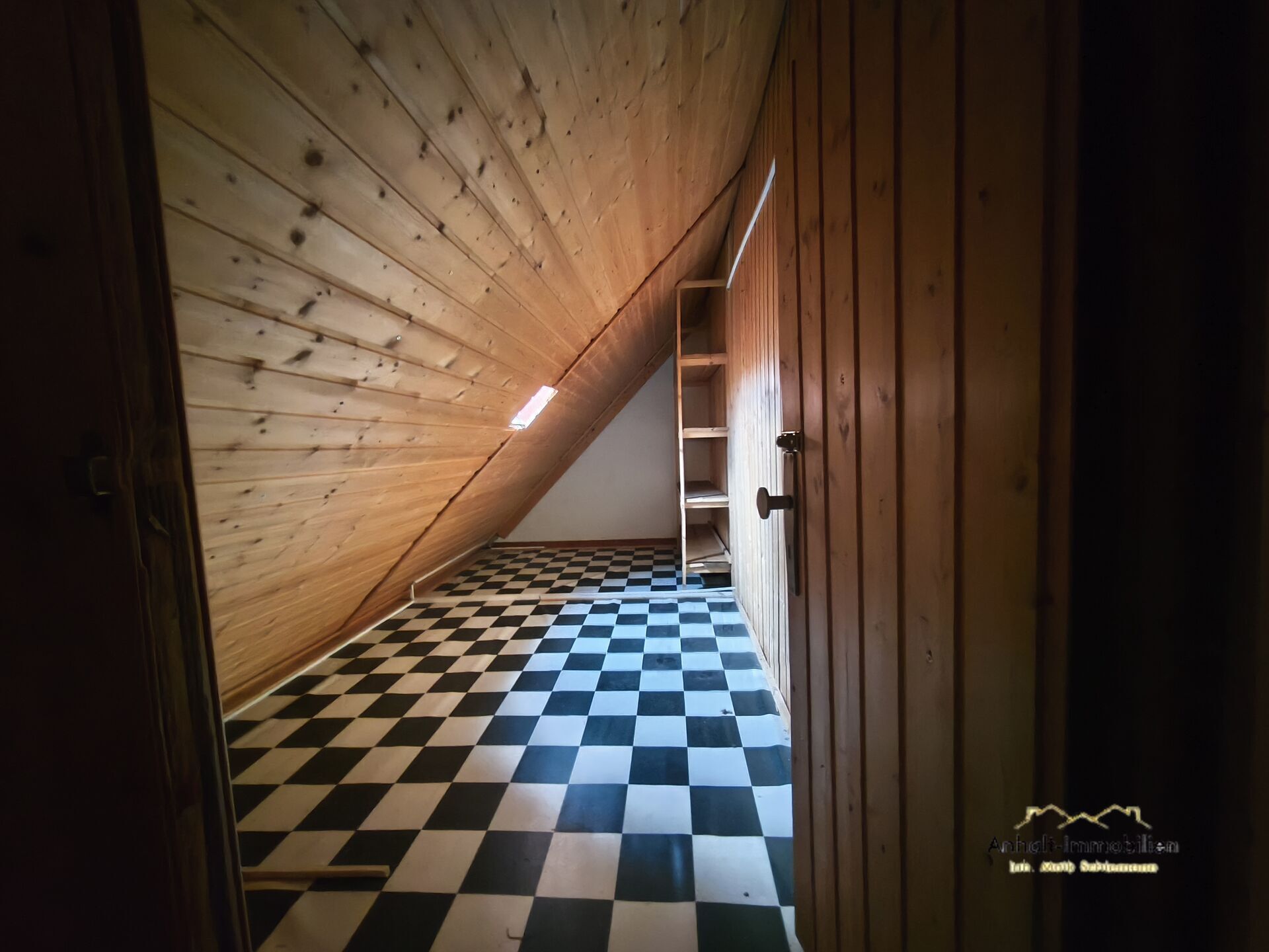 OG-Dachkammer