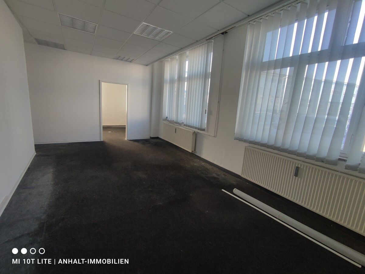 Eingang 1 - Büro (3)