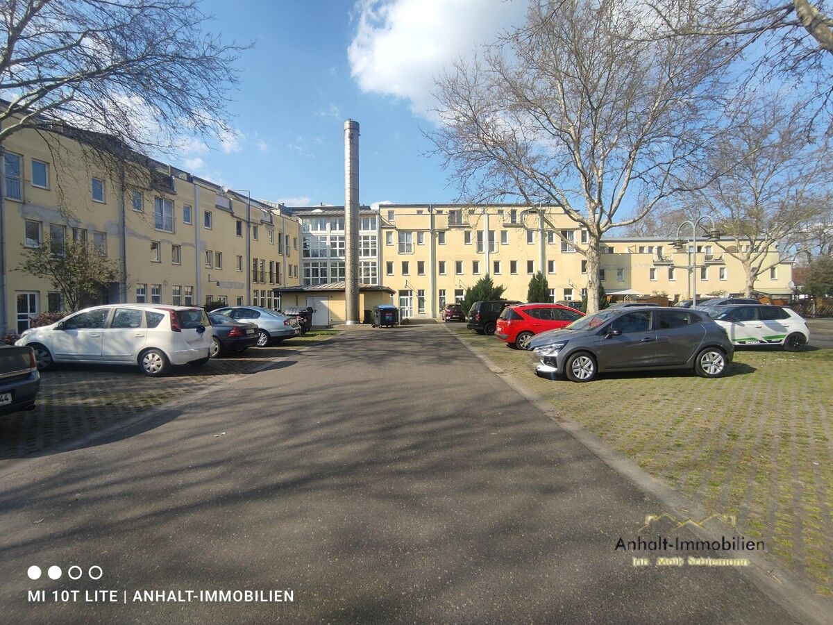 Parkplatz (2)