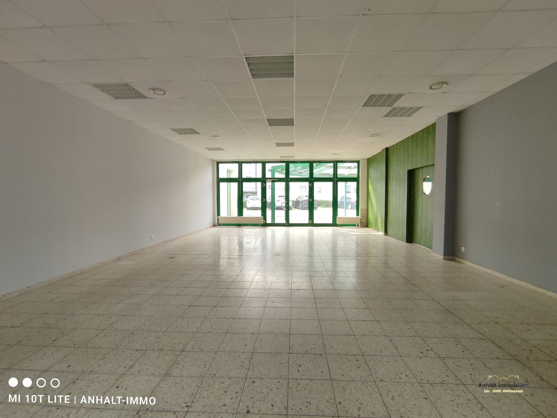 Verkaufsraum (2)