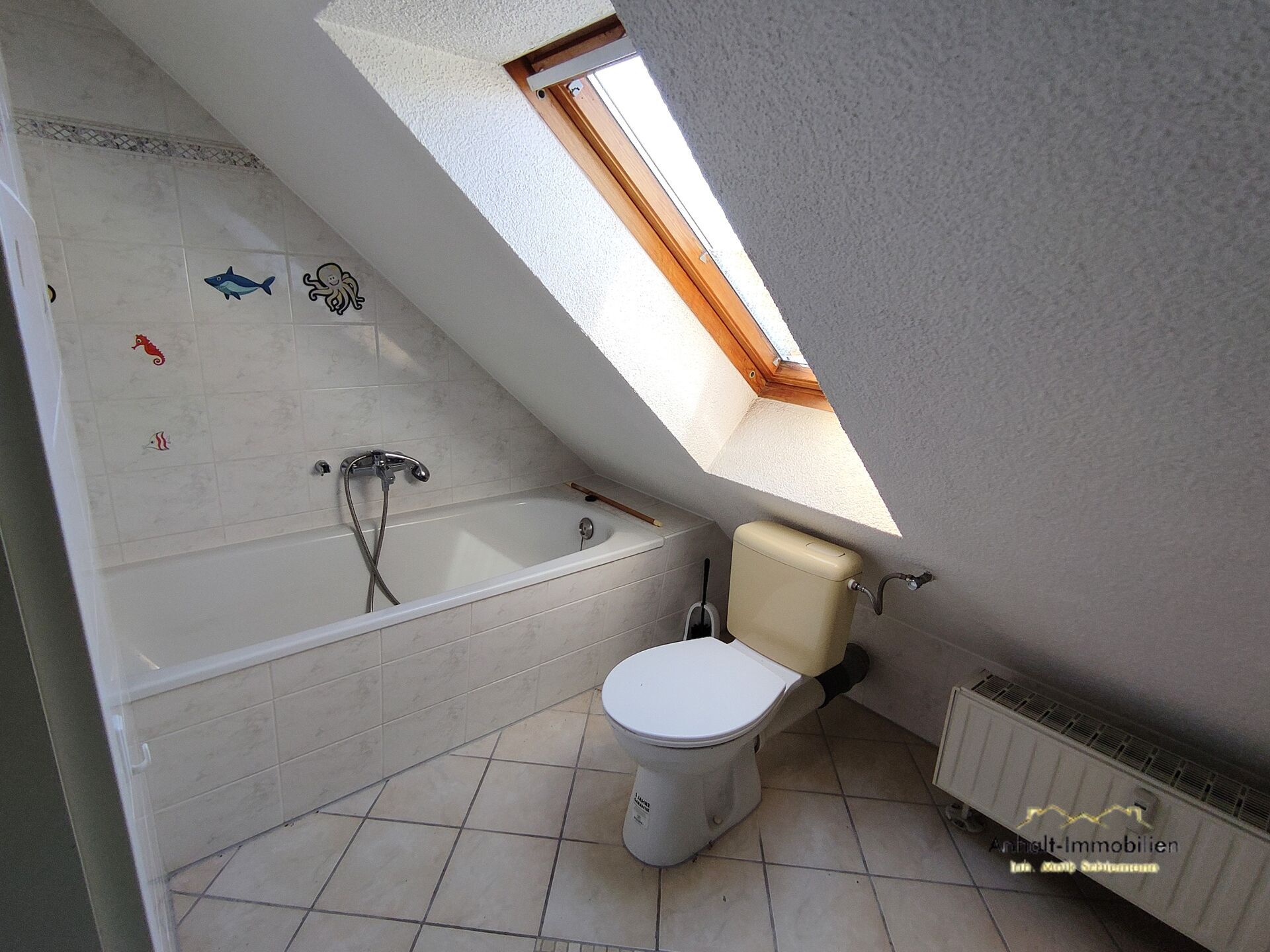 DG L, Bad mit Wanne
