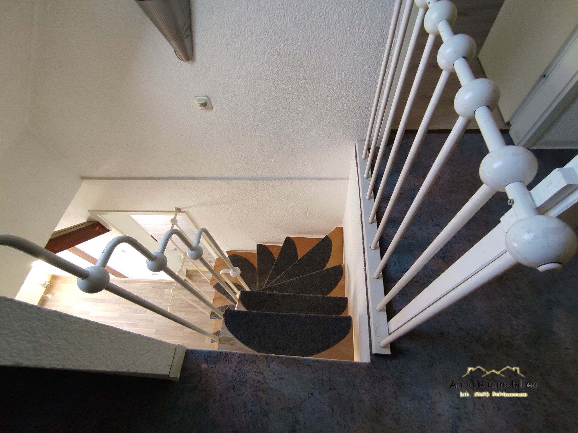 DG L, Treppe