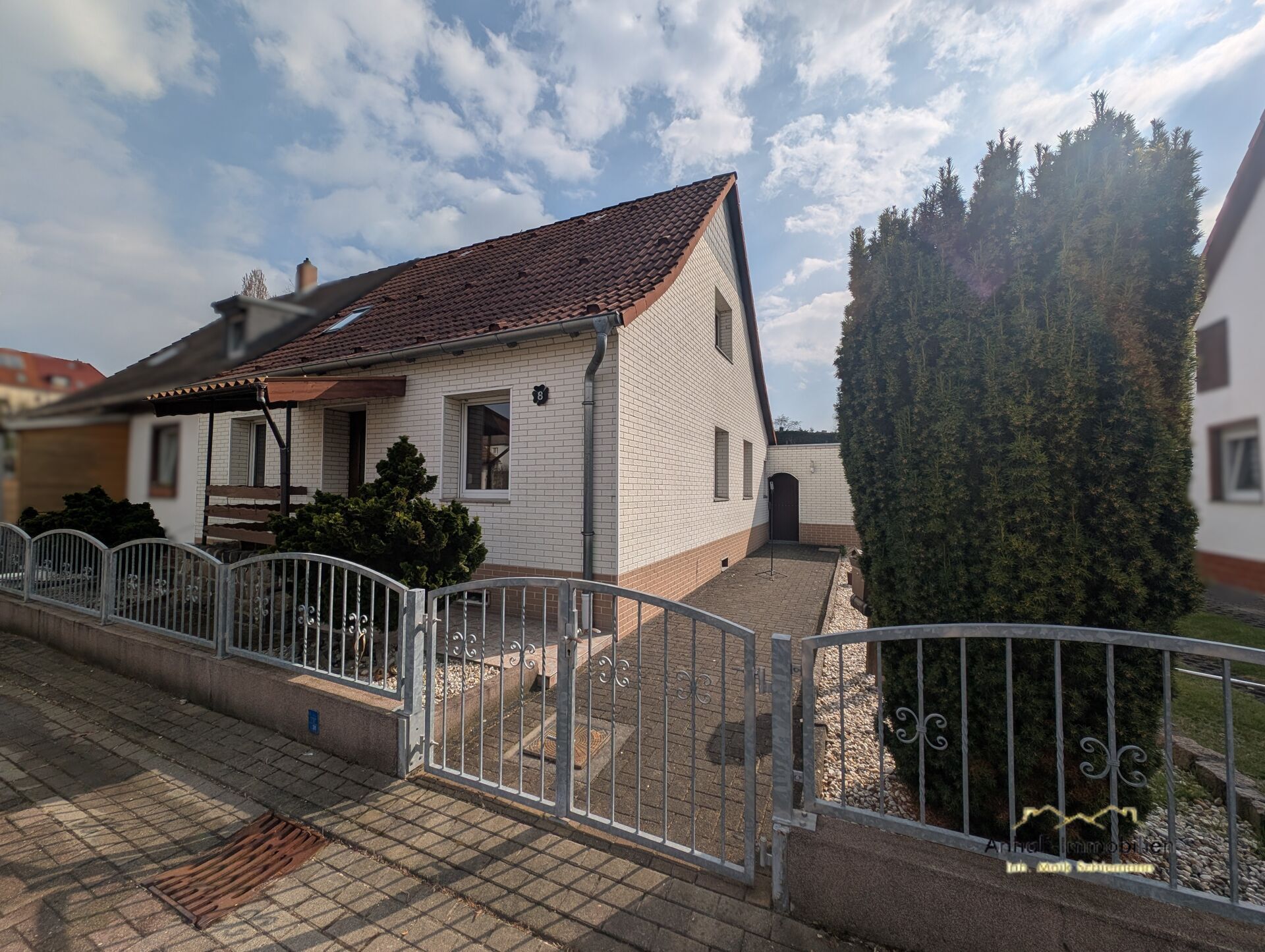 Hausansicht Vorne (2)