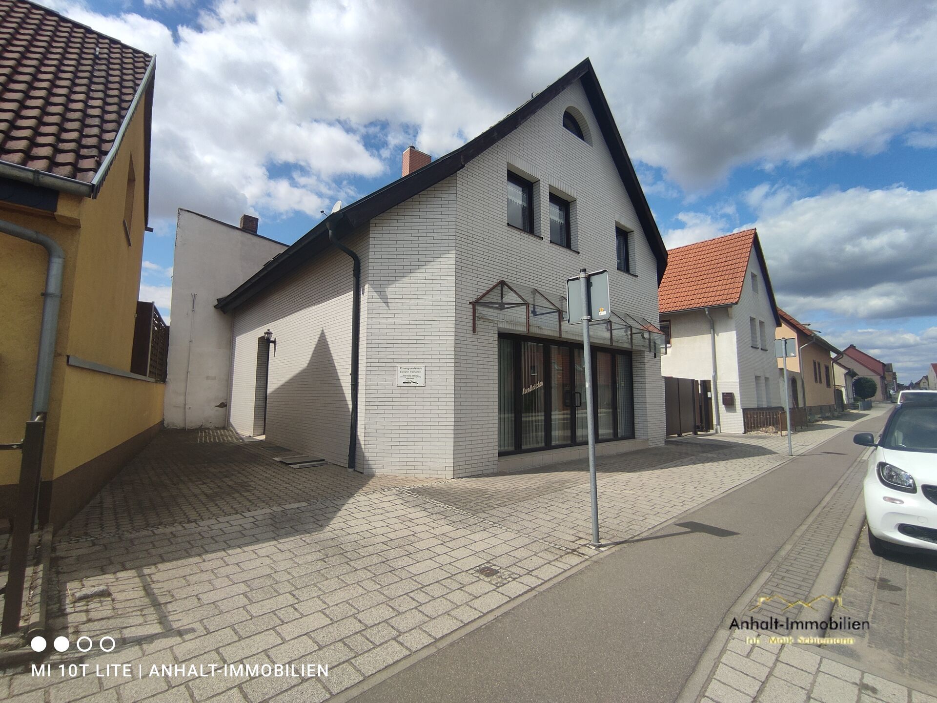 Hausansicht 2 Einfahrt
