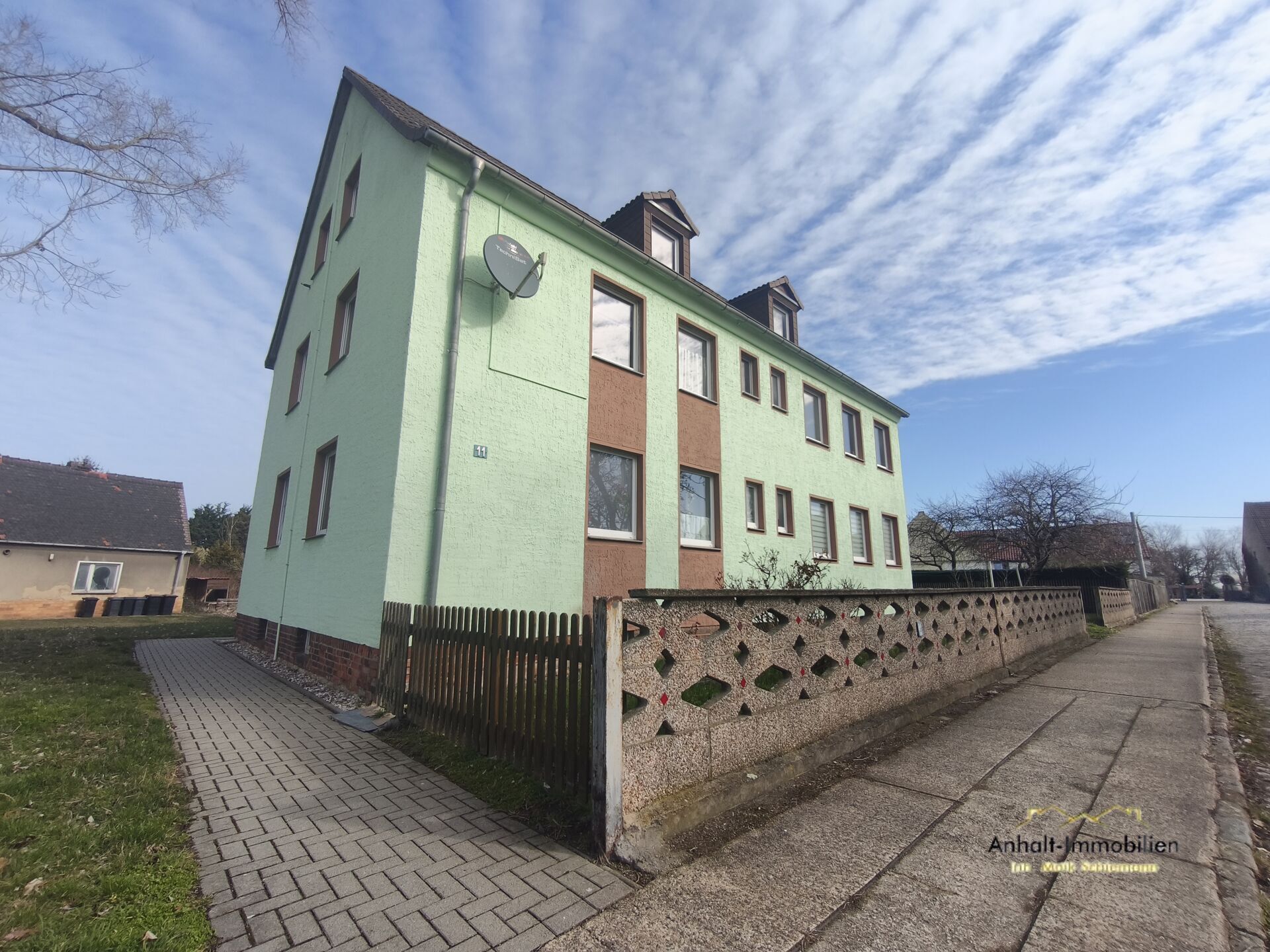 Hausansicht seitlich