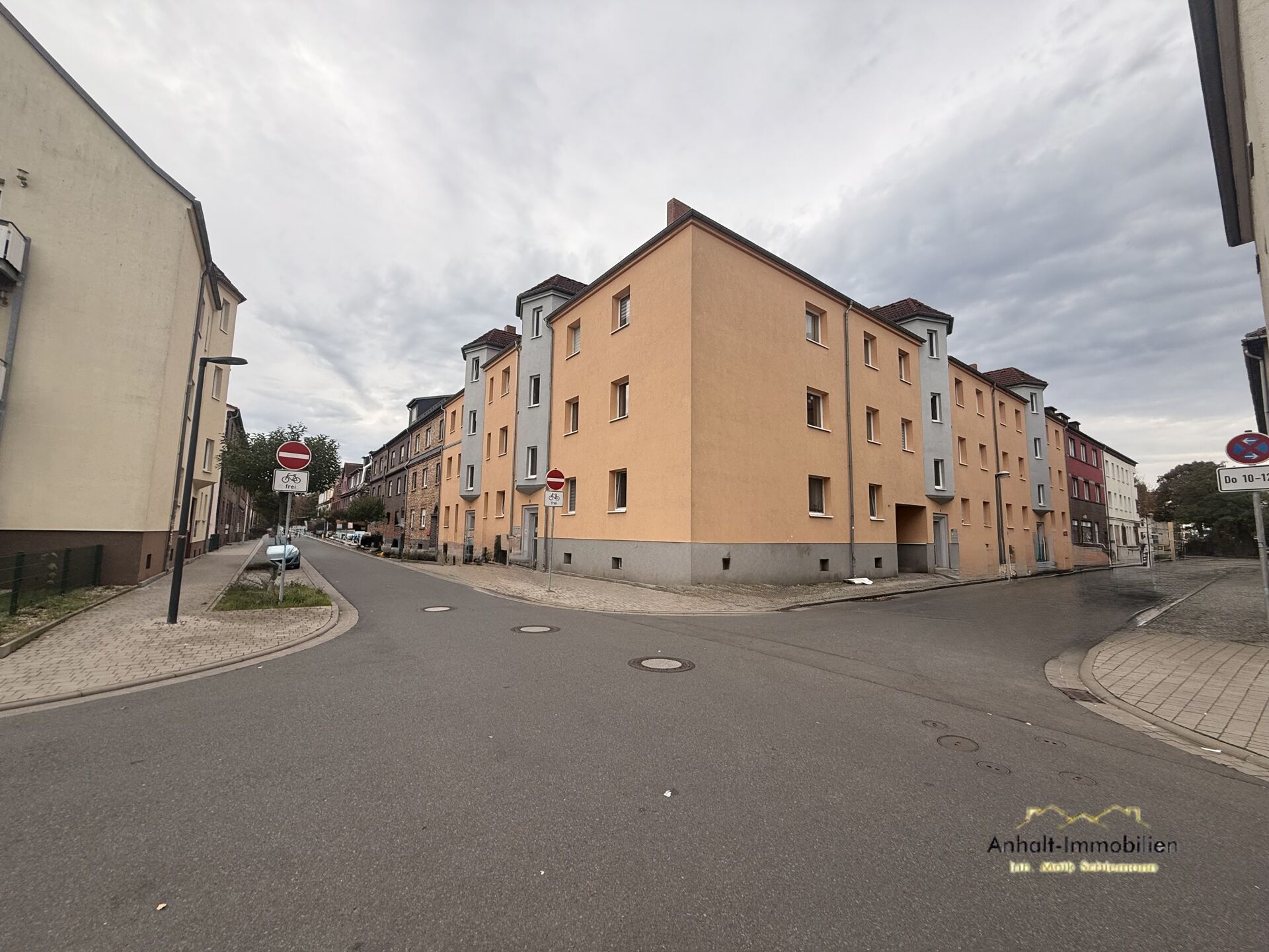 Straßenansicht