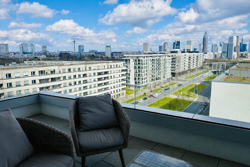 Balkonblick auf die Frankfurter Skyline