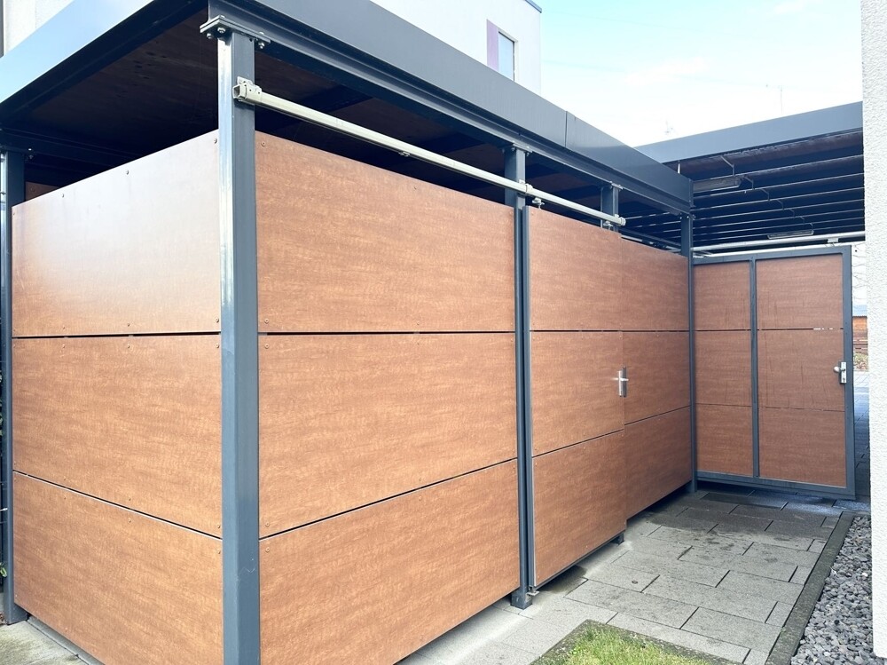 Carport mit Gartenhaus