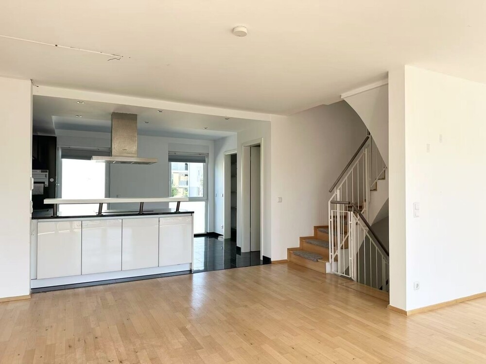 Esszimmer mit offene Küche