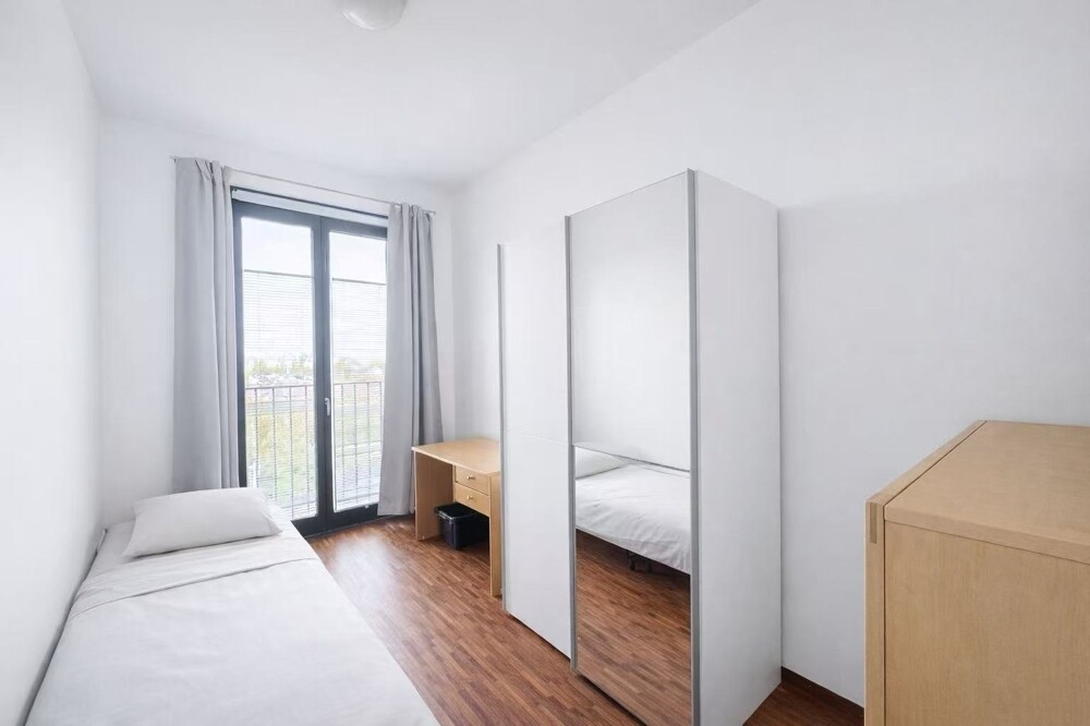 Schlafzimmer 2