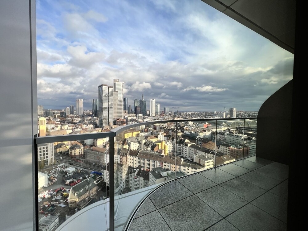 Balkon mit Skylineblick