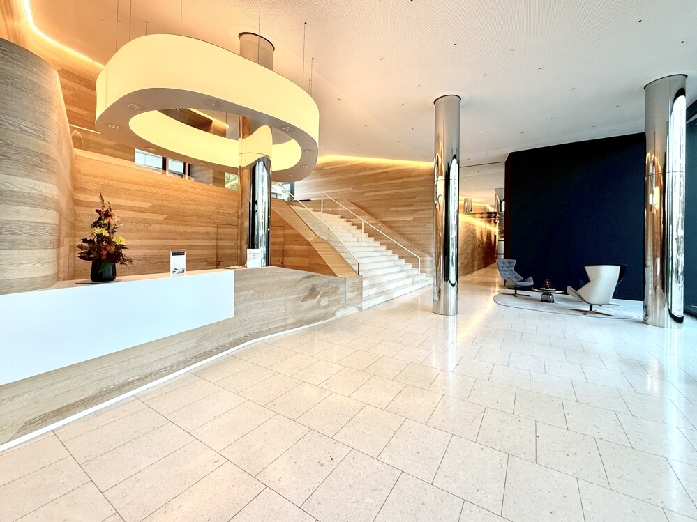 Lobby mit Concierge 