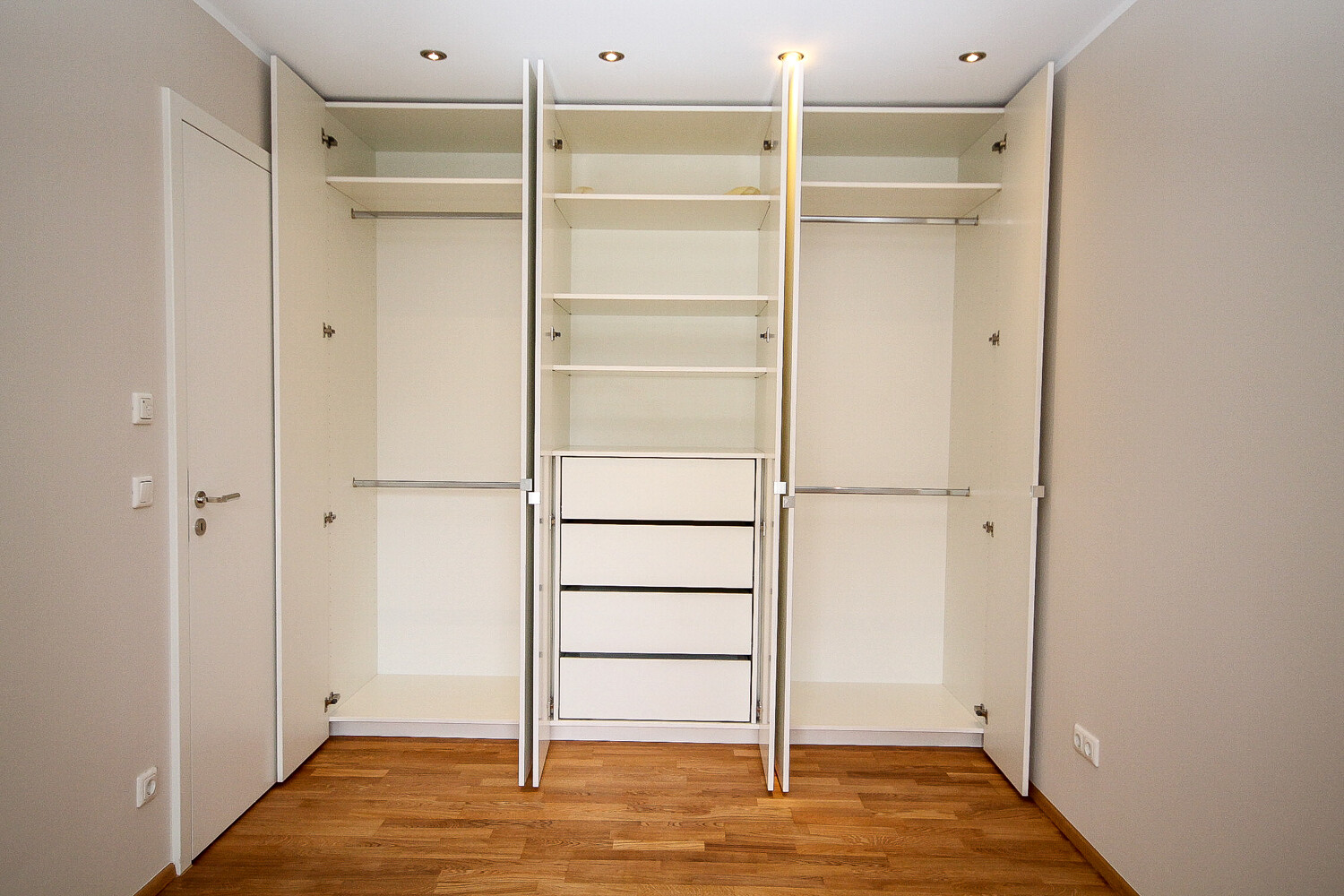 Einbauschrank