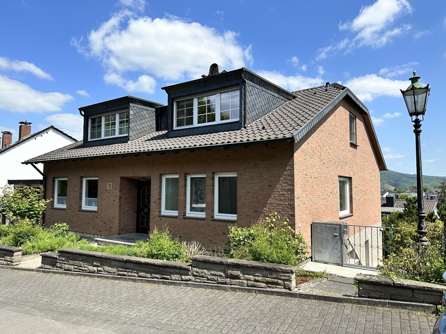 Straßenansicht