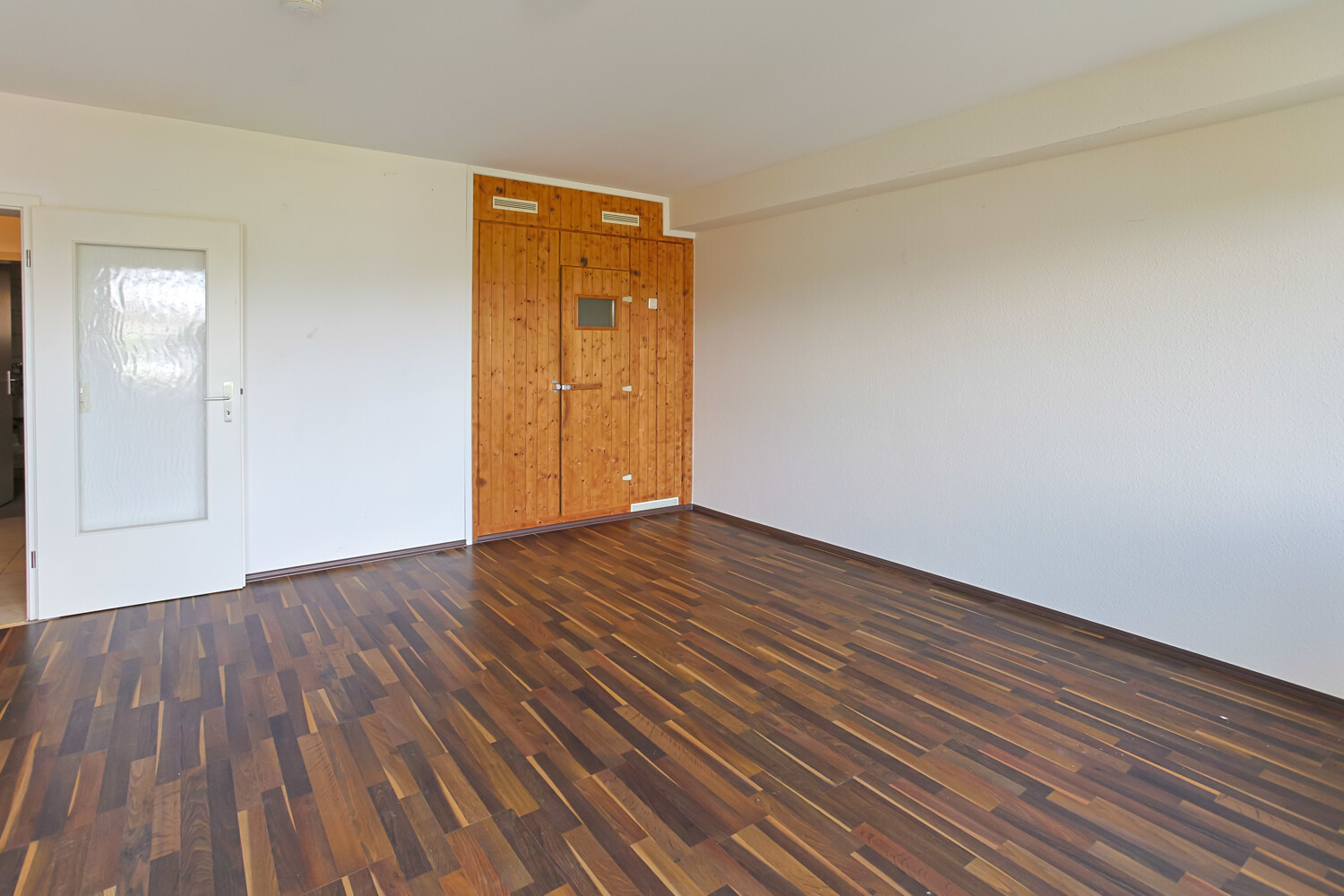 Zimmer 1/Hobbyraum UG