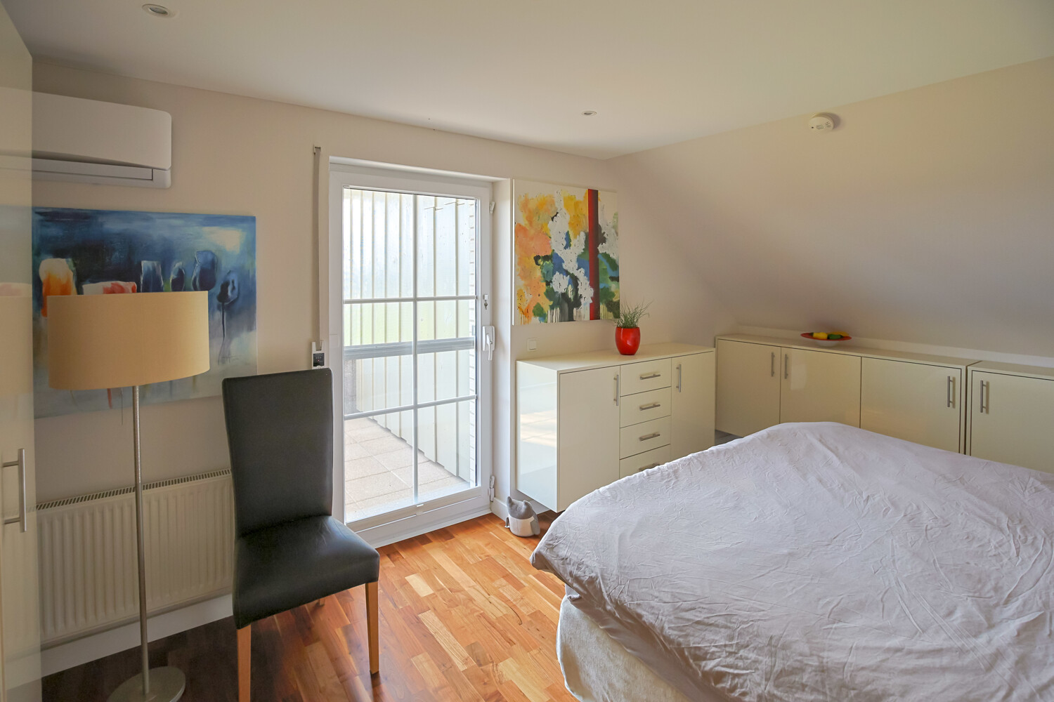 Schlafzimmer 1