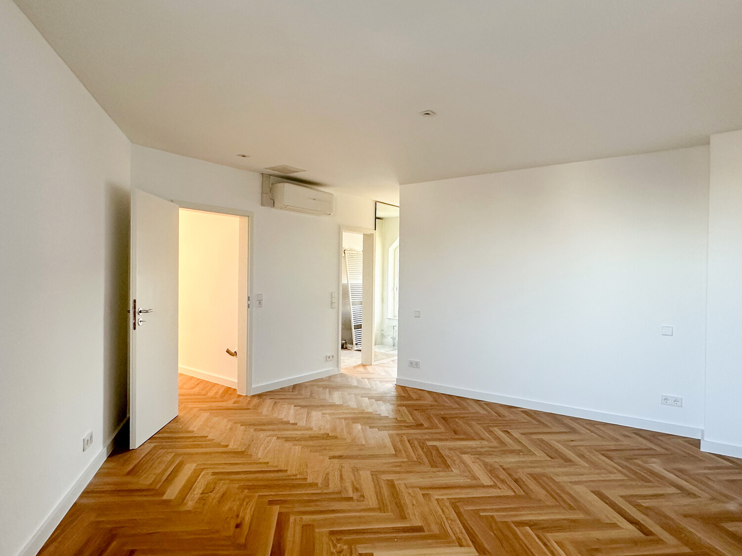Schlafzimmer 1