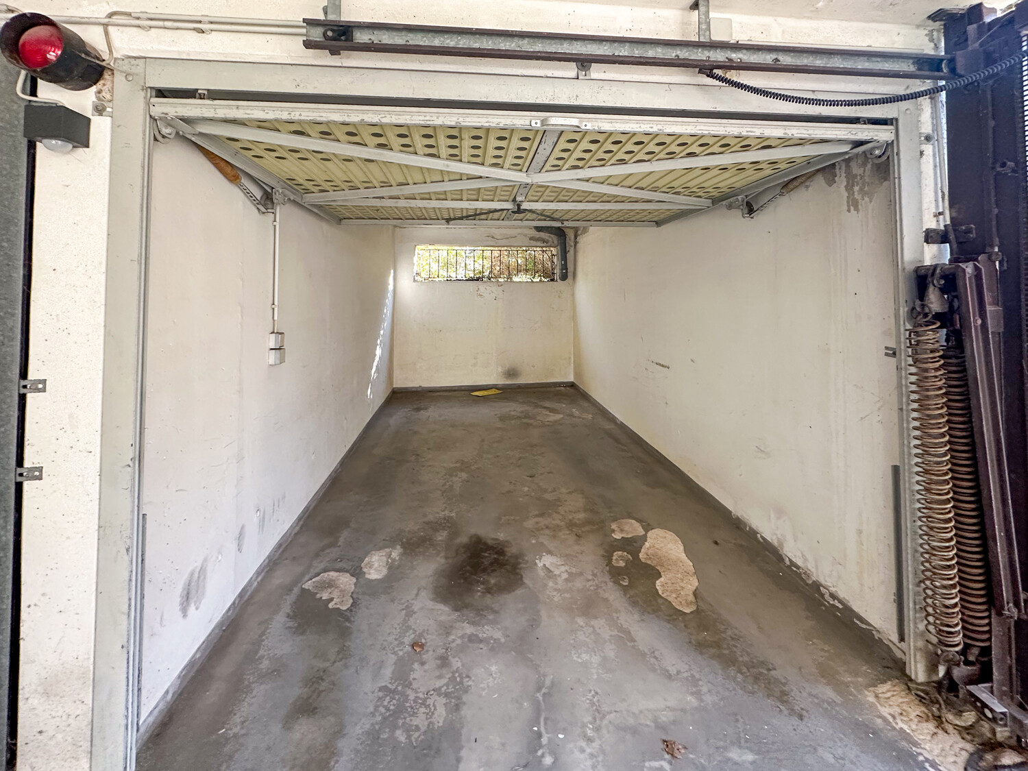 Tiefgaragenstellplatz