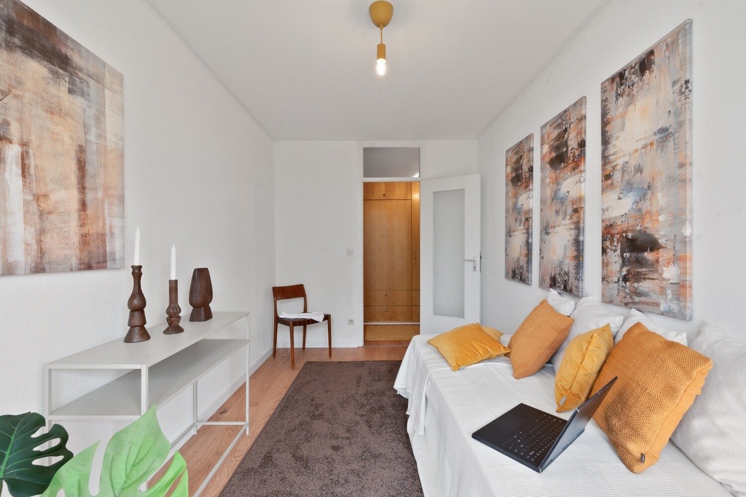Schlafzimmer 1