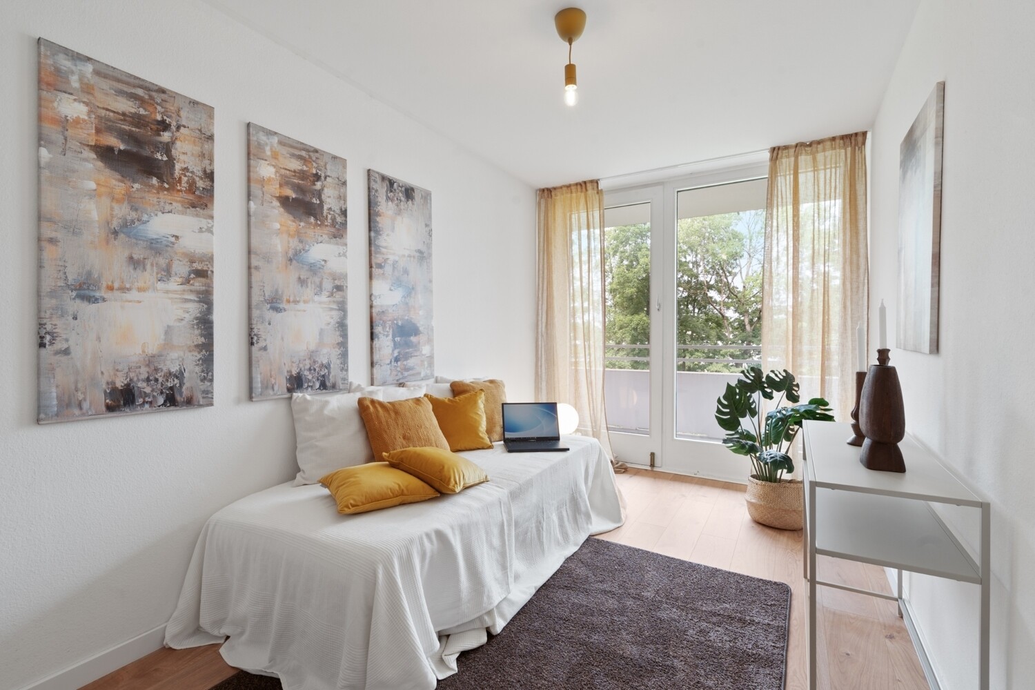 Schlafzimmer 1