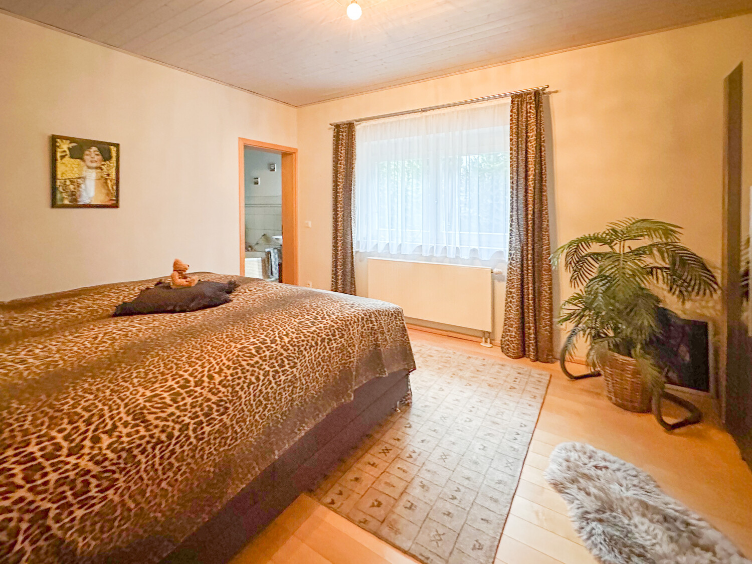 Schlafzimmer 1