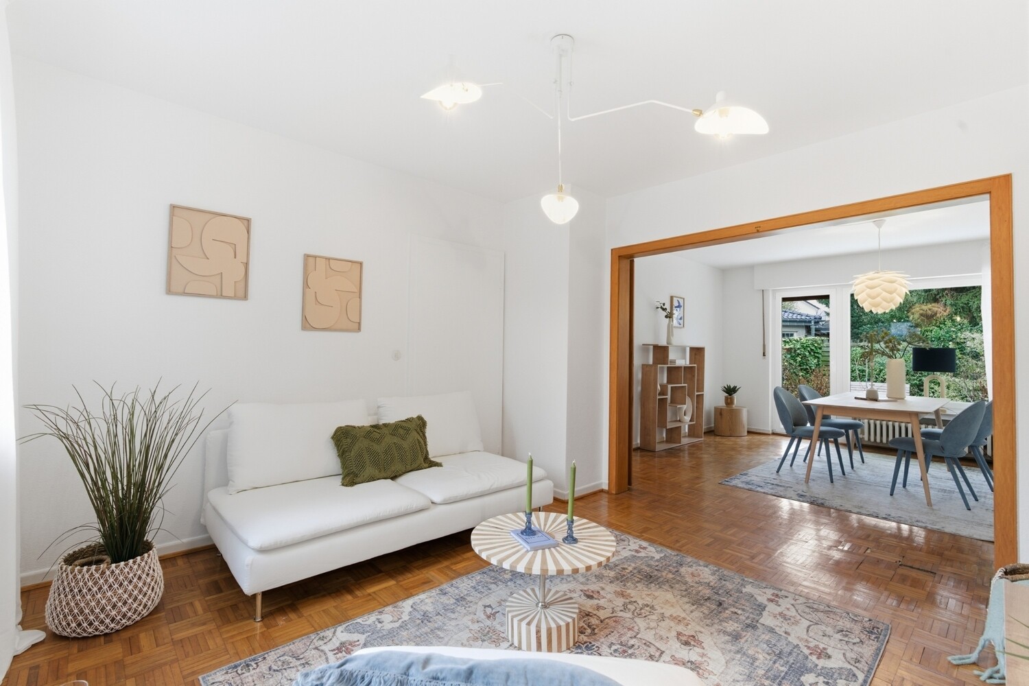 Wohn / Esstisch - Zimmer