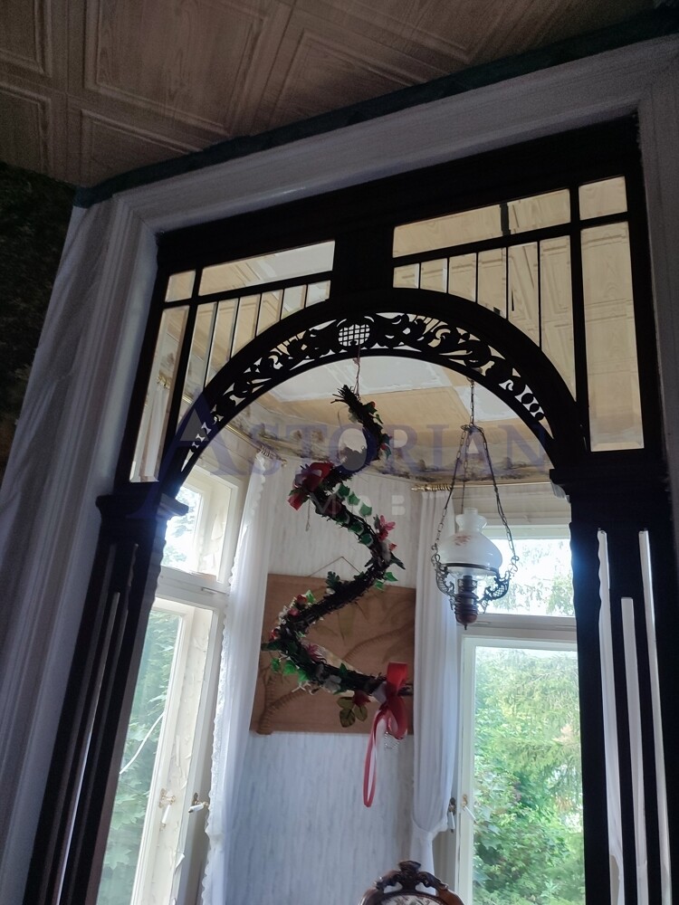 dekorativer Türbogen