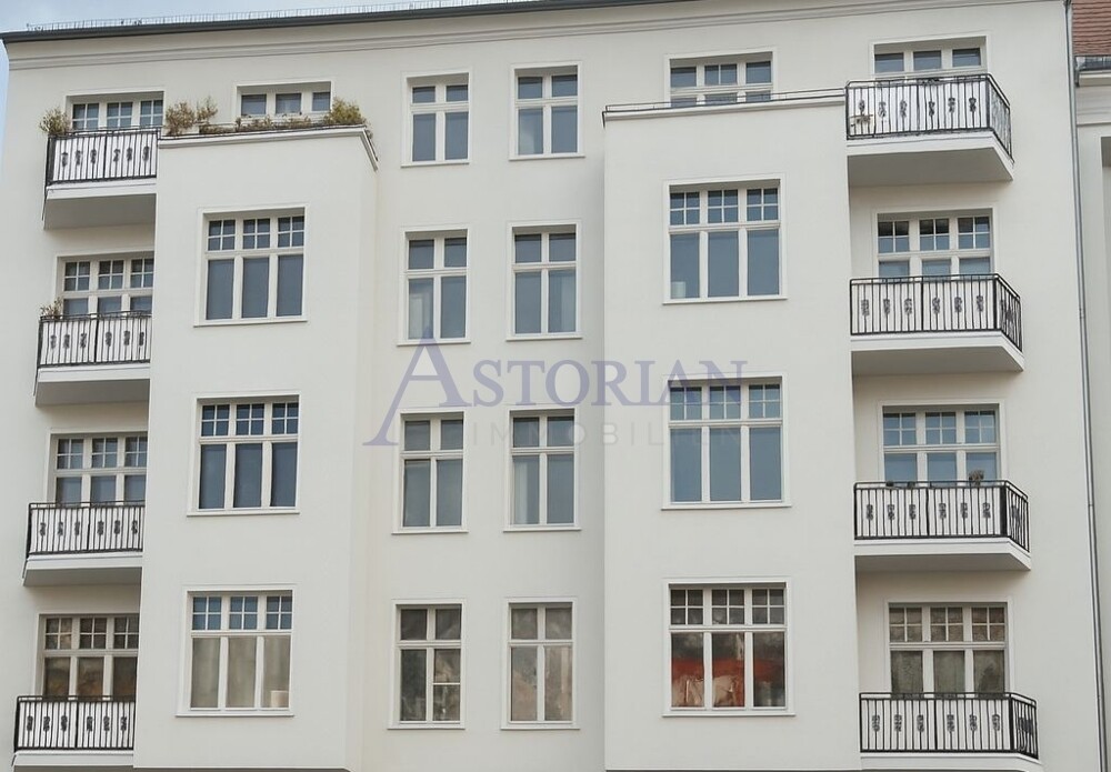 Fassade ohne Bäume quer