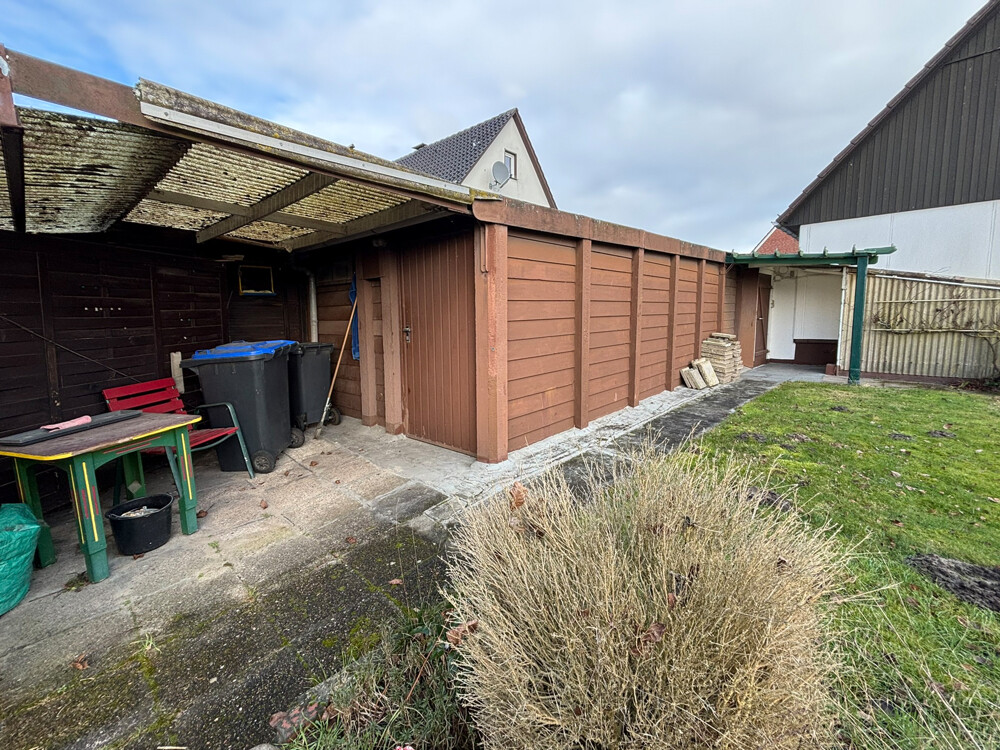 Garage, Durchgang zum Hof und Kellerabgang