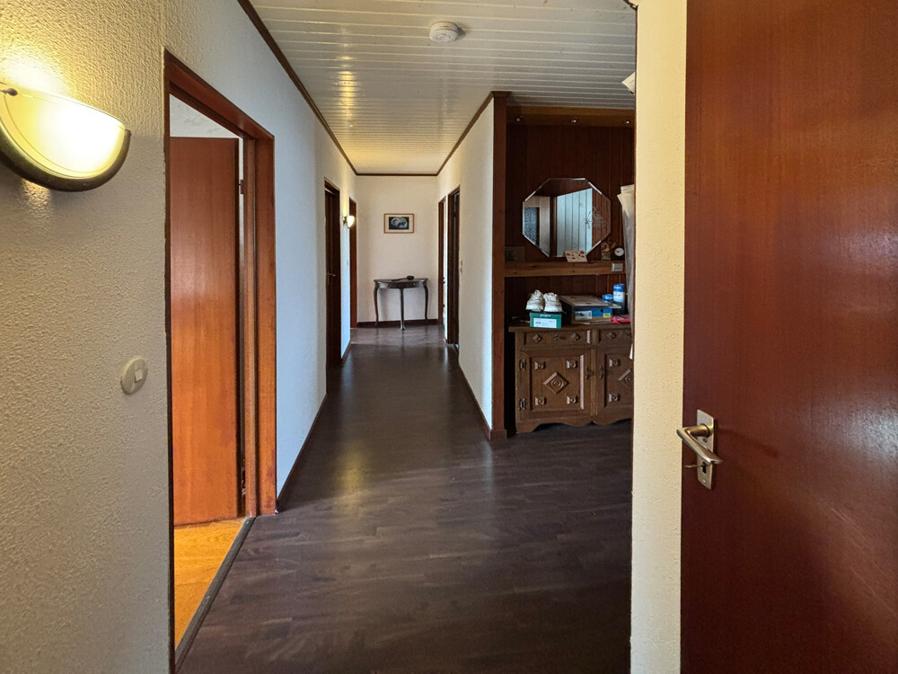 Blick aus der Küche in den Wohnungsflur