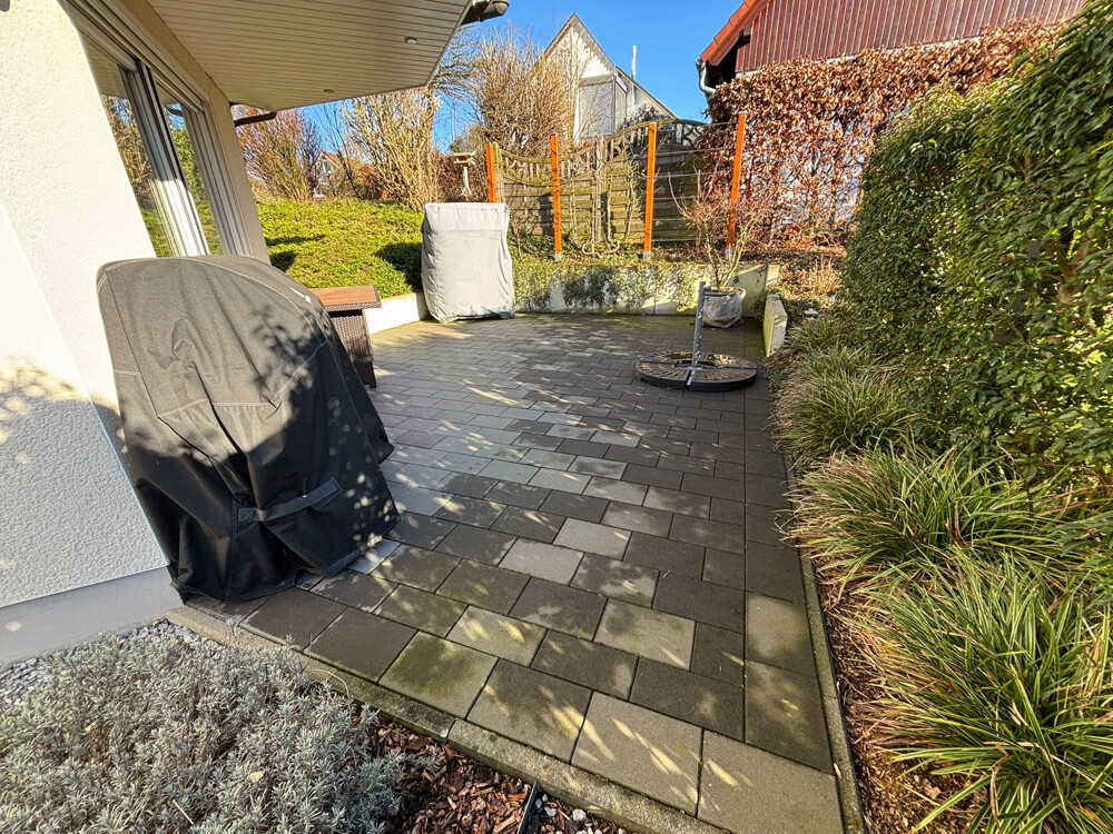 Terrasse blickgeschützt und teilweise überdacht