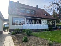 Außenansicht mit Balkon