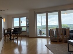 Blick in den großzügigen Wohn-/Essbereich
