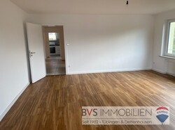 Blick zum Flur vom Wohnzimmer aus