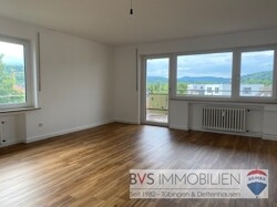 Wohnzimmer mit Balkon