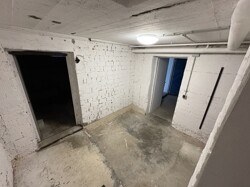 Keller