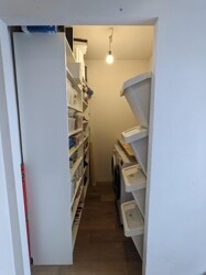 Abstellraum-Waschmaschinenraum Wohnung