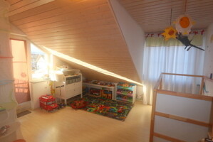 Arbeits- oder Kinderzimmer