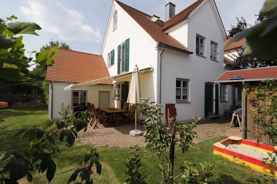 Hausansicht Garten