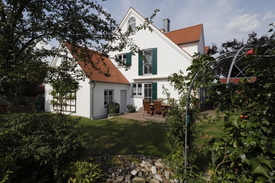 Hausansicht Garten
