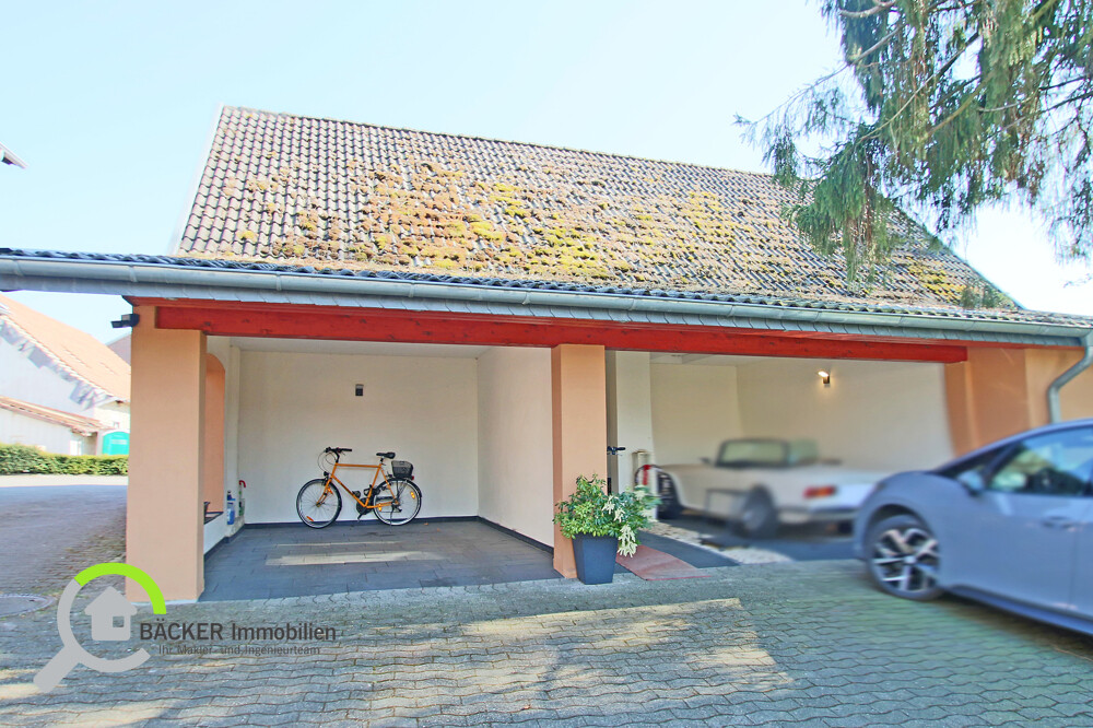 Nebenhaus Carport